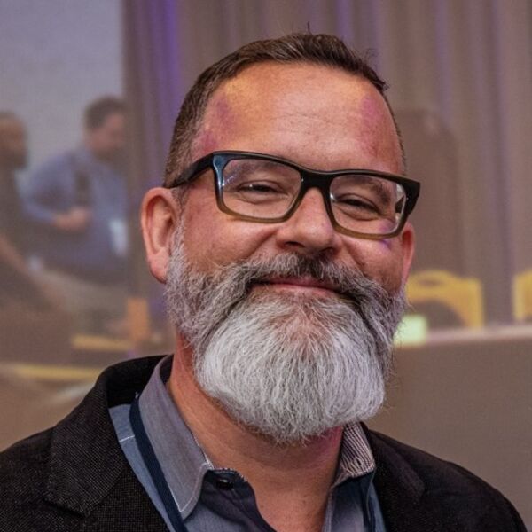 Dave Kern headshot